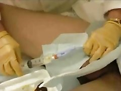 عکس دختر زیبا برهنه گنجاندن -