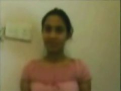 Sachithra نمایش فیلم سکسی 